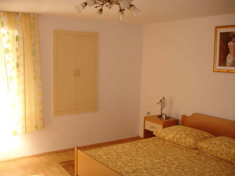 Peruzovic Rooms&Apartments Split Buitenkant foto